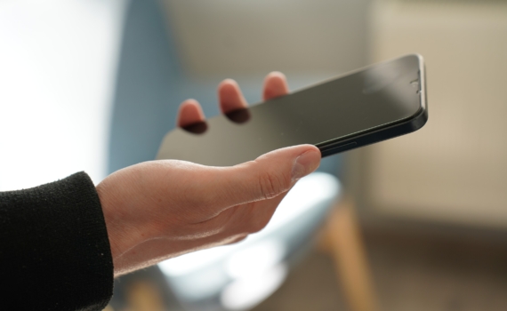 Правда и мифы о зарядке смартфона: почему можно не бояться оставлять его на зарядке всю ночь Правда и мифы о зарядке смартфона: почему можно не бояться оставлять его на зарядке всю ночь