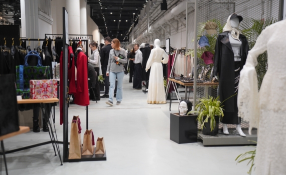 Идеальный баланс: 4 типа укороченных курток, которые будут в тренде все лето Идеальный баланс: 4 типа укороченных курток, которые будут в тренде все лето