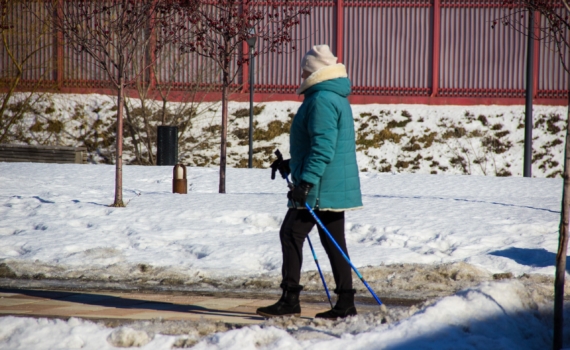 Два занятия в неделю, которые помогают даже с депрессией: неожиданный эффект скандинавской ходьбы Два занятия в неделю, которые помогают даже с депрессией: неожиданный эффект скандинавской ходьбы